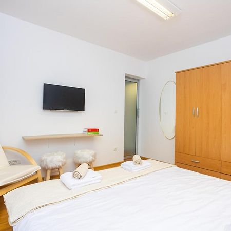 Bella Vista - Cozy Apartments With Easy Check-In And Free Parking Split Ngoại thất bức ảnh