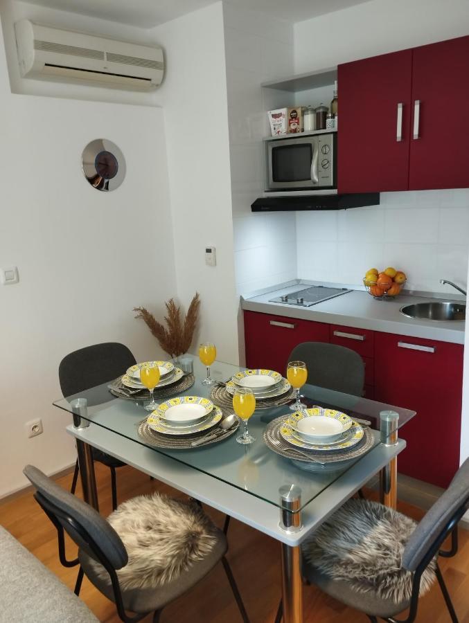 Bella Vista - Cozy Apartments With Easy Check-In And Free Parking Split Ngoại thất bức ảnh