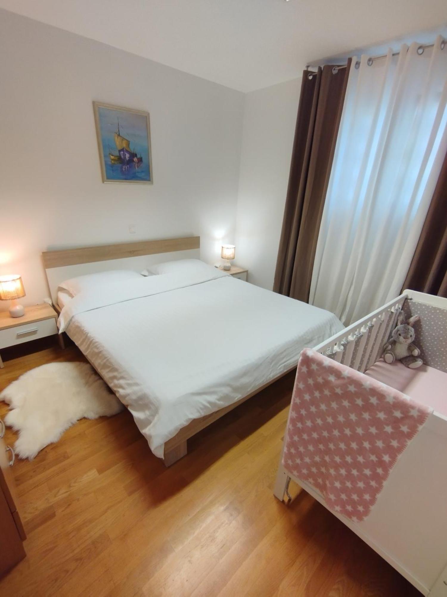 Bella Vista - Cozy Apartments With Easy Check-In And Free Parking Split Ngoại thất bức ảnh